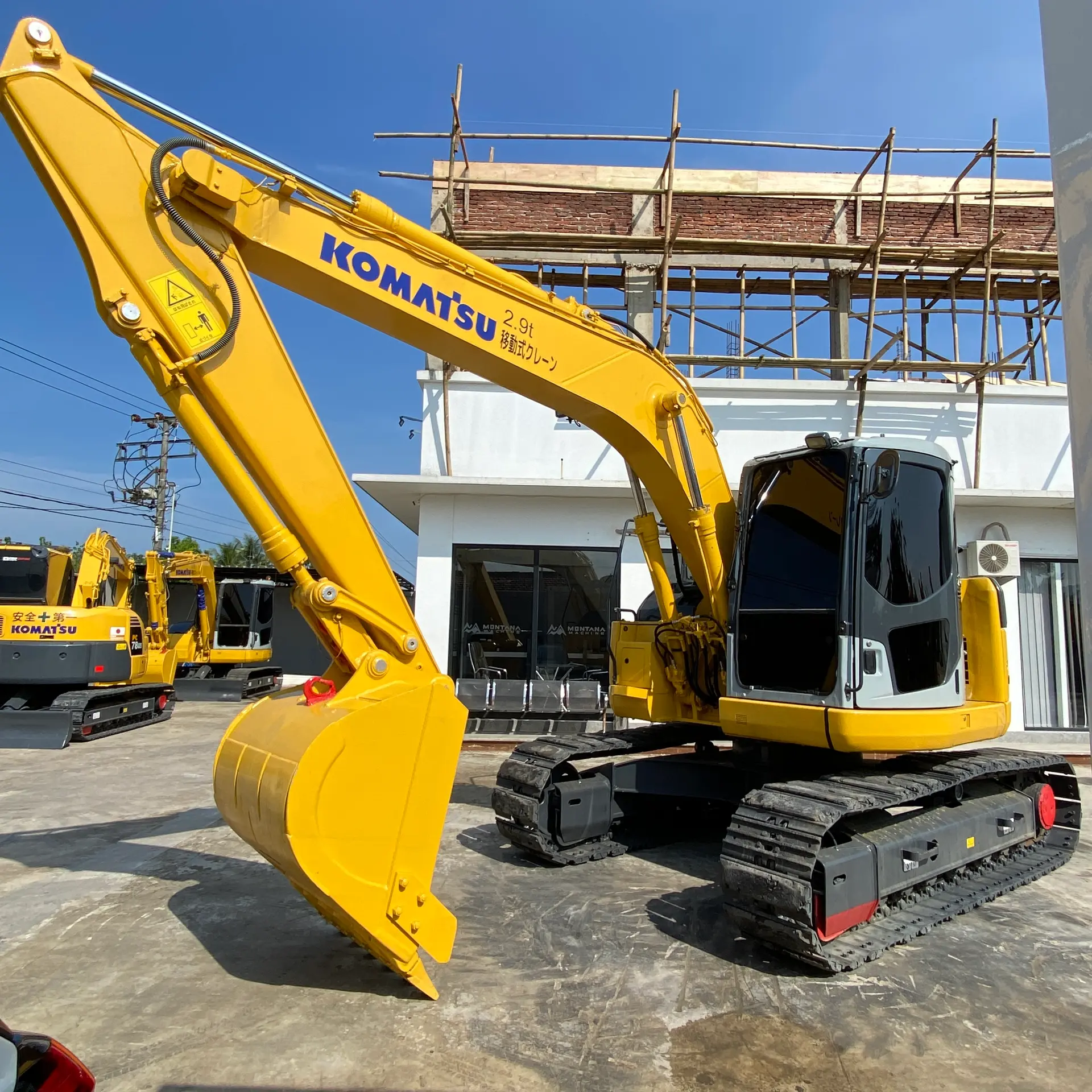 KOMATSU PC128US-2E1 - 9621, tampak depan keseluruhan unit
