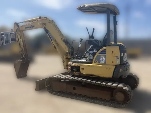 KOMATSU PC40MR-2 - 9416, tampak belakang
