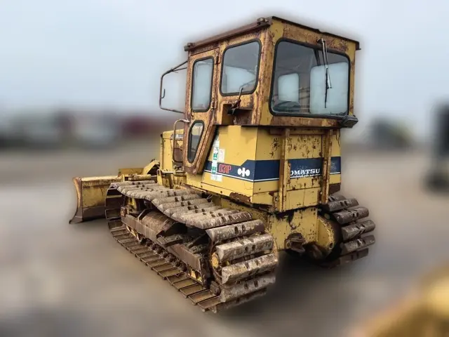 KOMATSU D31P-18 - 43734, rear view
