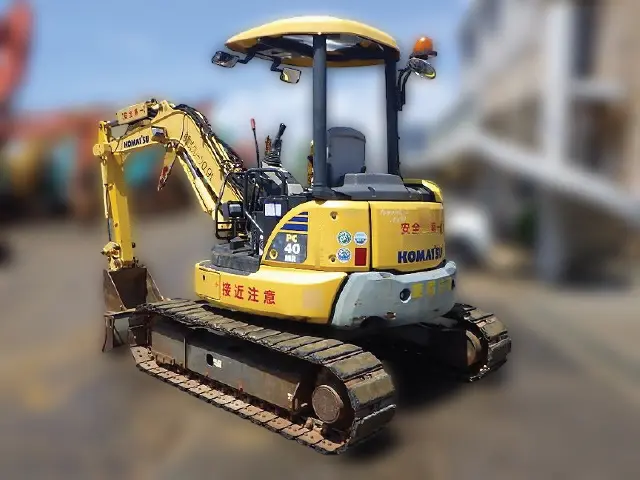 KOMATSU PC40MR-3 - 15699, left side view