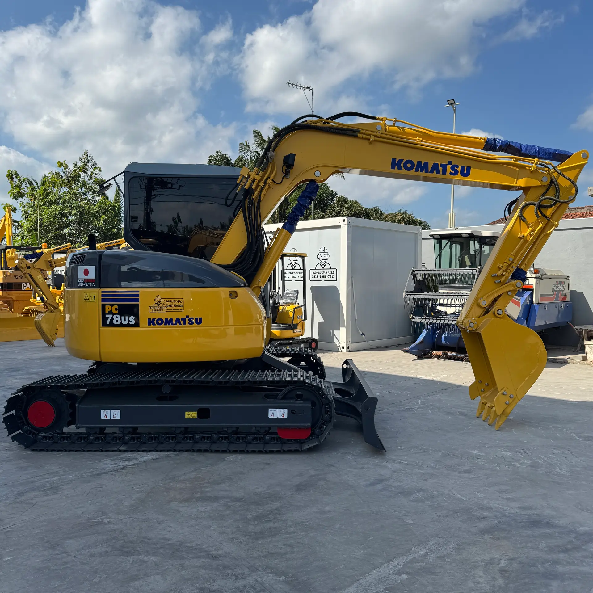 KOMATSU PC78US-6E0 - 5929, tampak samping kanan