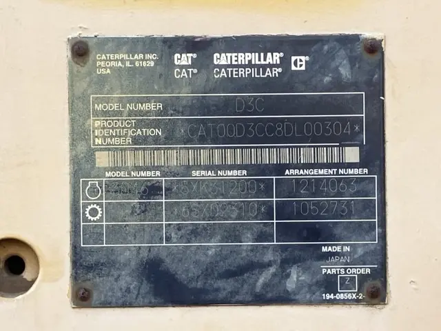 CAT D3C - CAT00D3CC8DL00304, ruang kabin & monitor unit