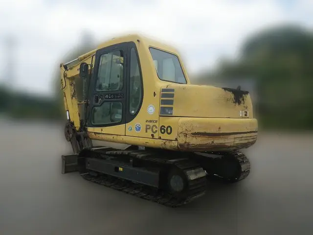 KOMATSU PC60-7C - 59670, tampak belakang