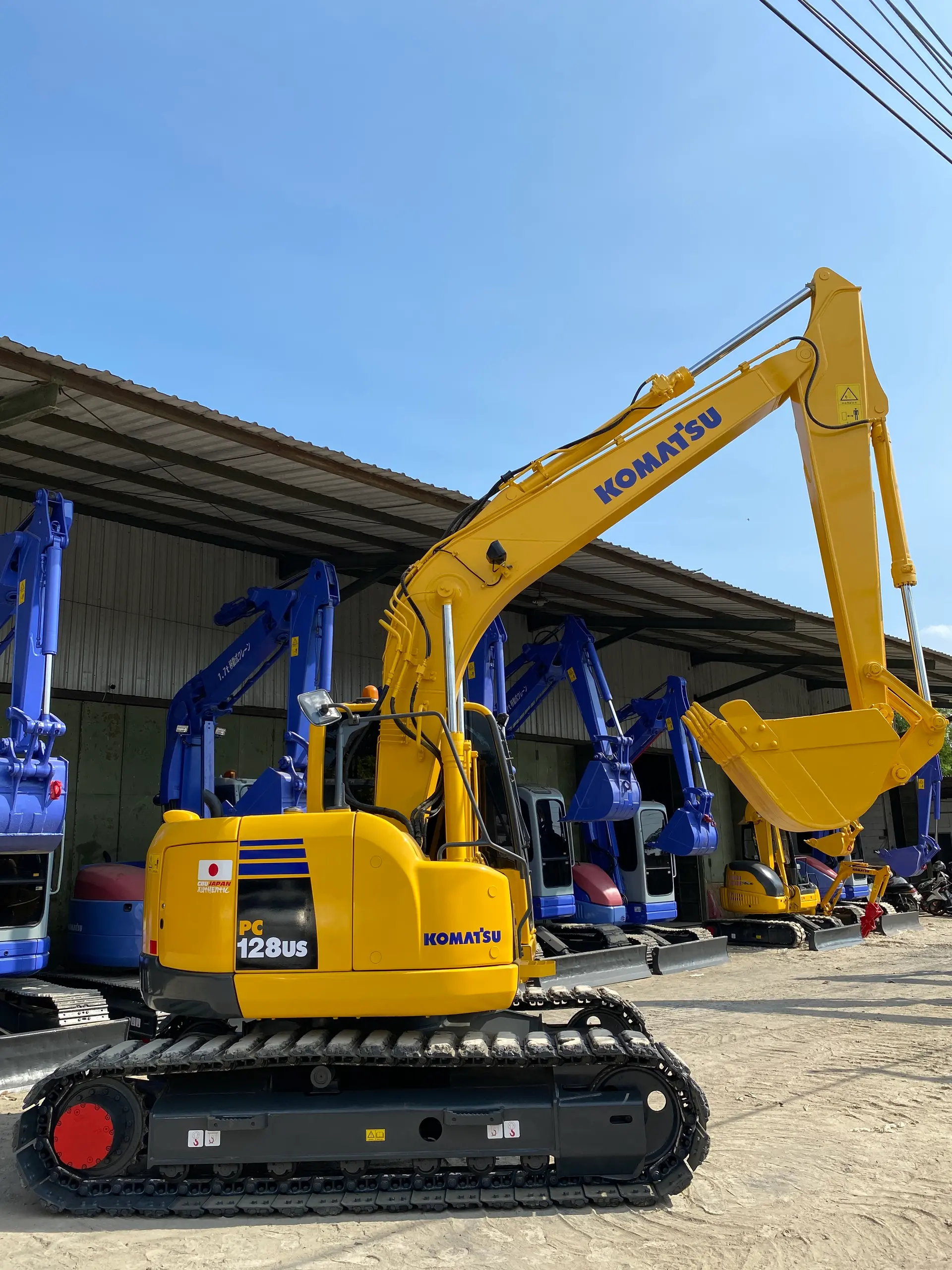 KOMATSU PC128US-8 - 21221, tampak samping kanan