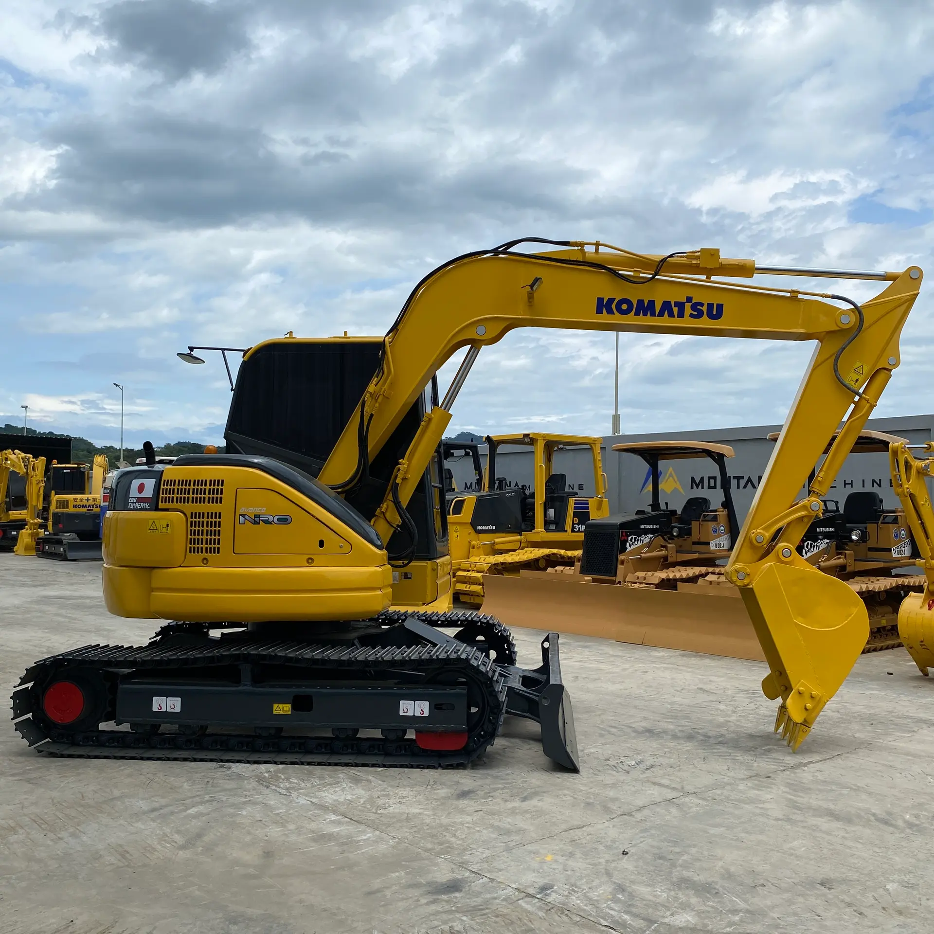 KOMATSU PC78US-5 - 1150, right side view