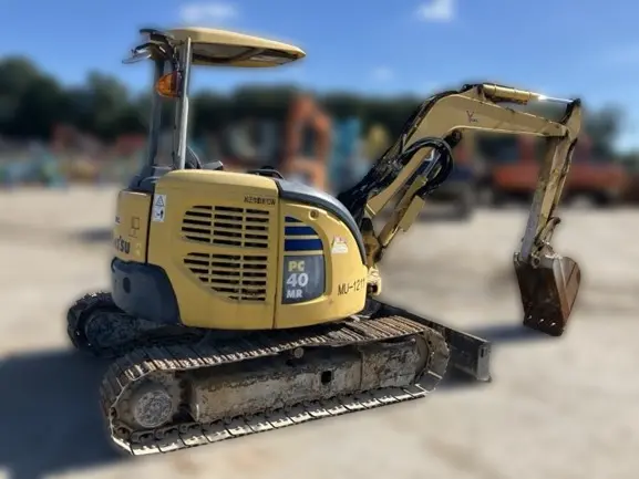 KOMATSU PC40MR-3 21977, tampak belakang