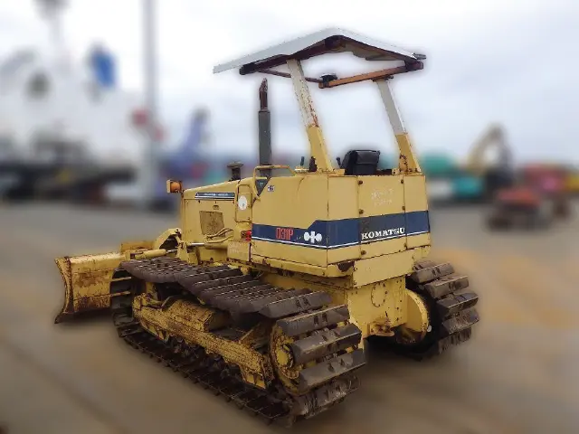 KOMATSU D31P-18 - 42542, rear view