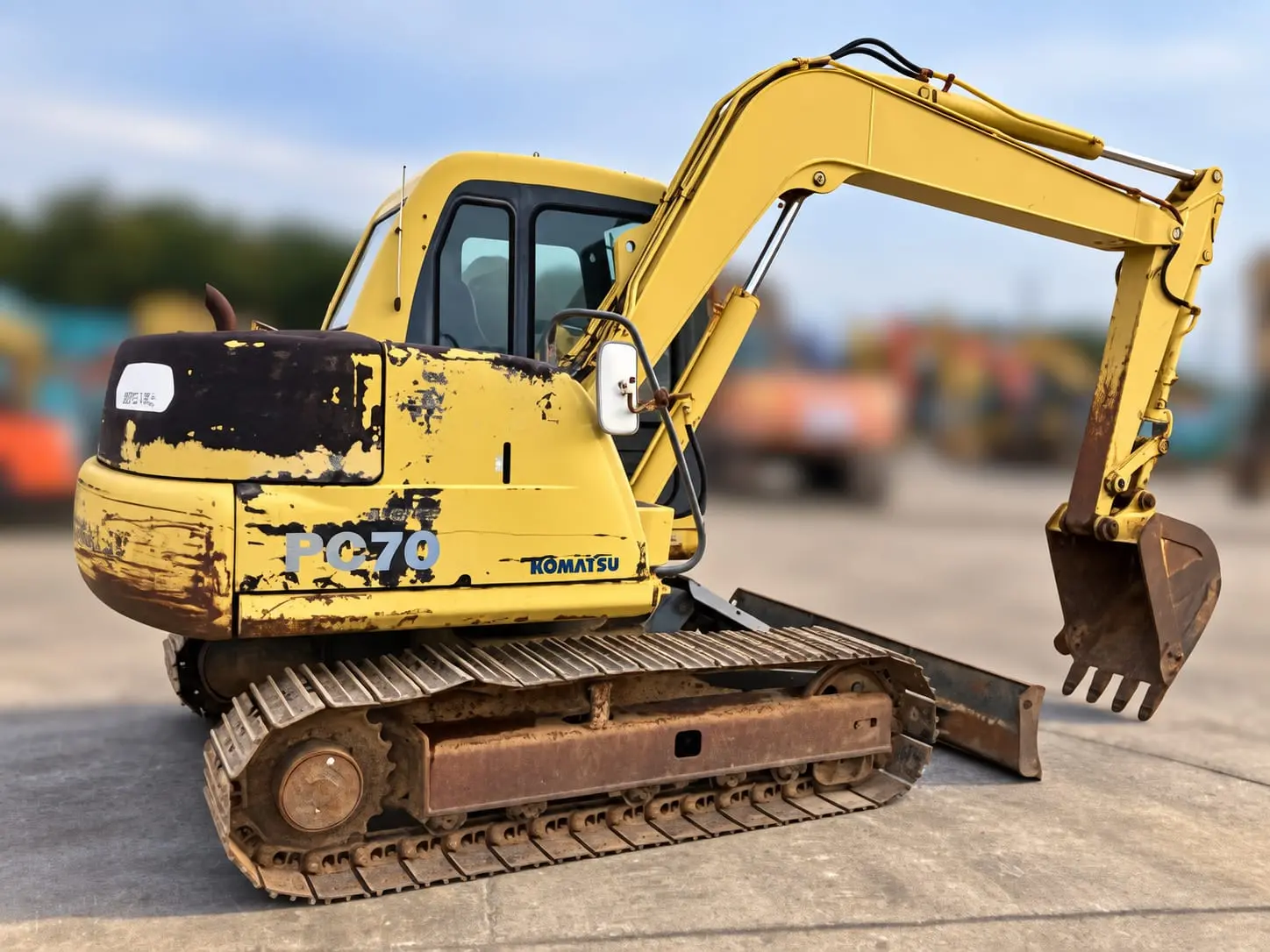 KOMATSU PC70-7E 52153, tampak samping kiri