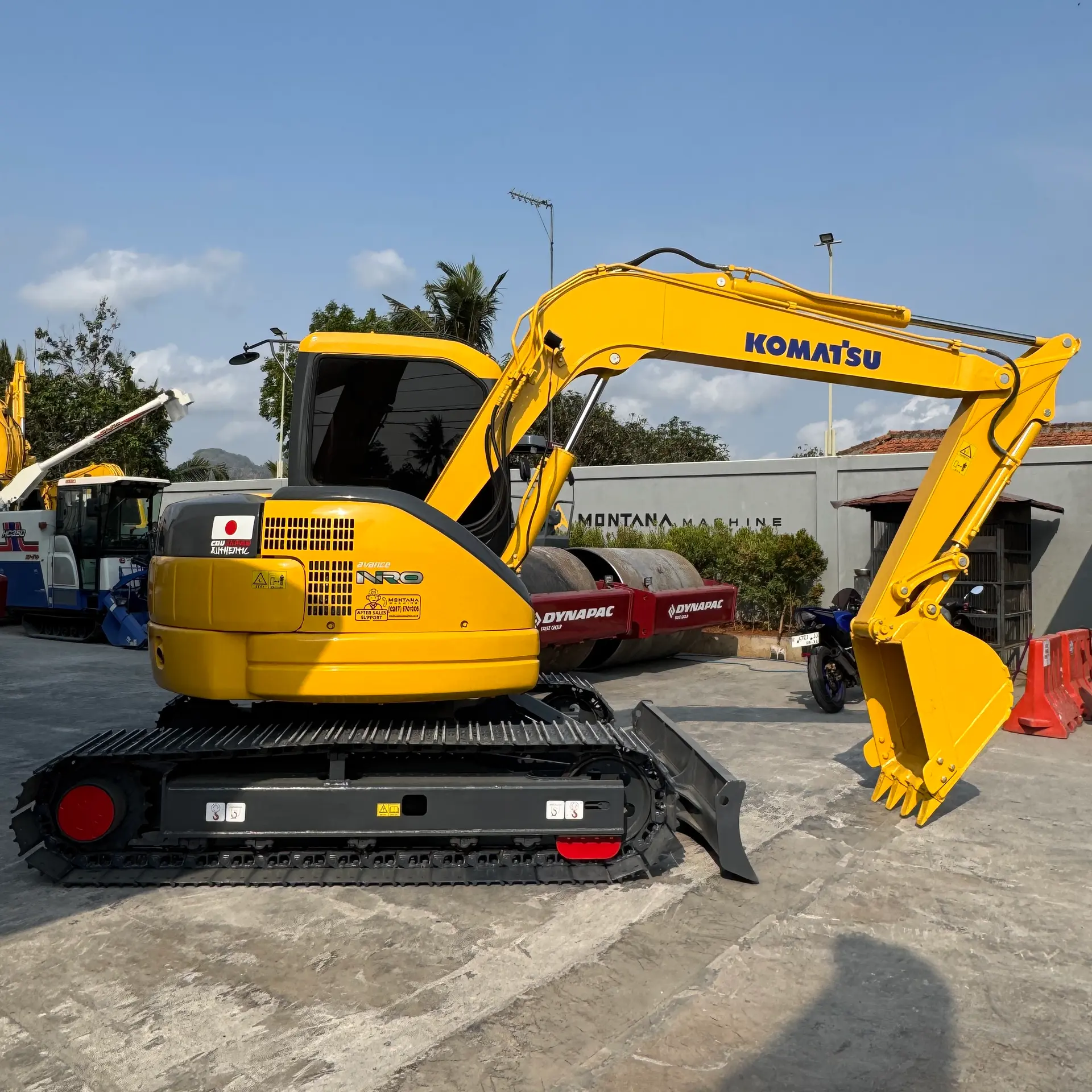 KOMATSU PC75US-3 - 15784, tampak samping kanan