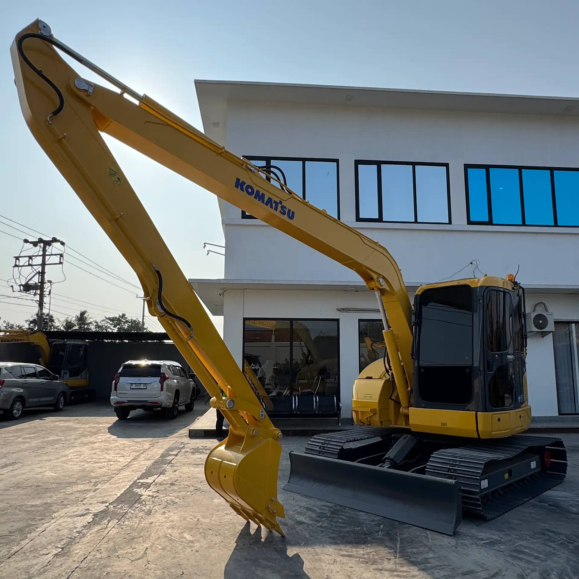 KOMATSU PC78UU-8 - 16870, tampak depan keseluruhan unit