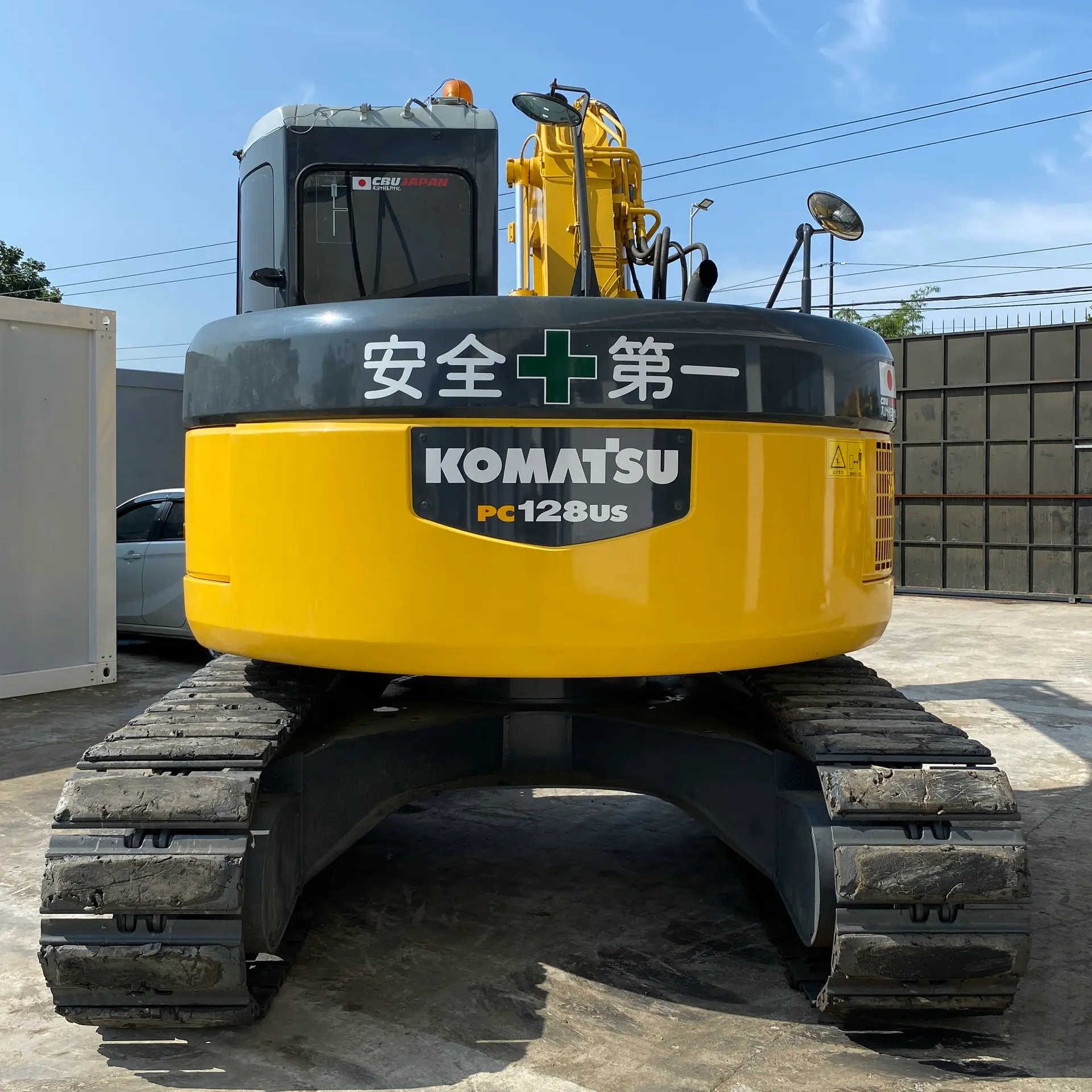 KOMATSU PC128US-2E1 - 9621, tampak belakang