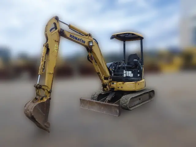 KOMATSU PC30MR-3 - 33114, right side view